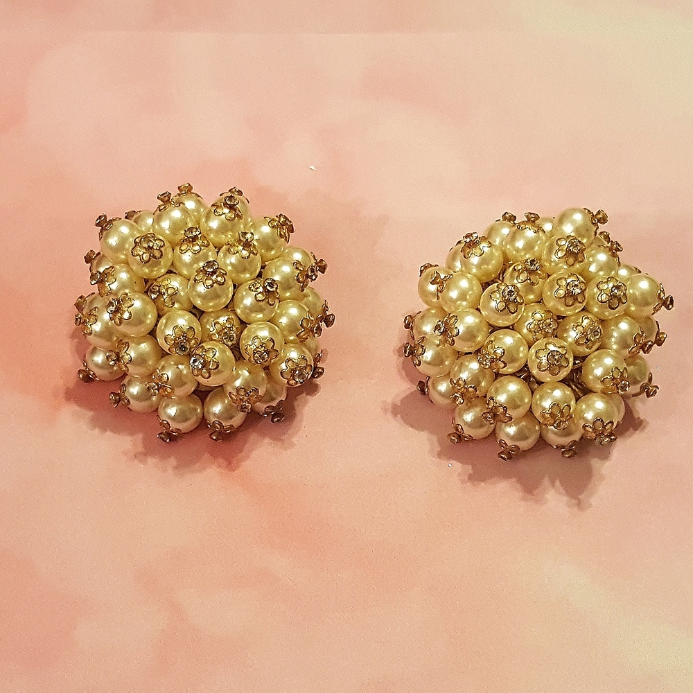 Vintage Pearls Earrings with Crystals